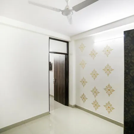 Hotel O Park Inn Near New Ashok Nagar Metro Station